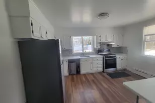 320 Olivia St, Derby, CT 06418 - Photo 5