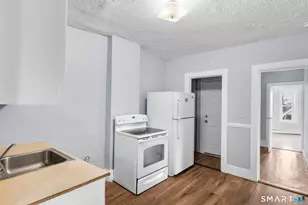 10 Warner St, Hartford, CT 06114 - Photo 21