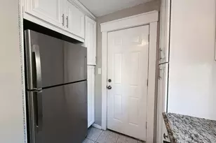 2 Washington Ct, Stamford, CT 06902 - Photo 5