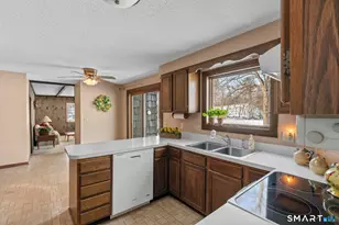 4066 Mountain Rd, Suffield, CT 06093 - Photo 9