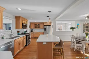 30 Sandhurst Dr, West Hartford, CT 06107 - Photo 3