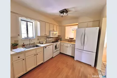 35 Nutmeg Road #Apt D1, Middlebury, CT 06762 - Photo 5