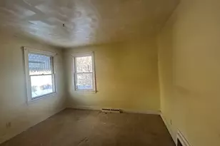 40 Houston St, Waterbury, CT 06704 - Photo 9