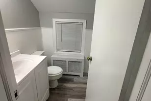 574 South Quaker Ln, West Hartford, CT 06110 - Photo 9