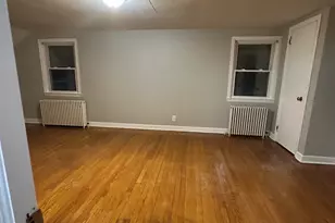 574 South Quaker Ln, West Hartford, CT 06110 - Photo 23