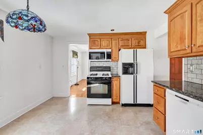 425 Piedmont Street, Waterbury, CT 06706 - Photo 9