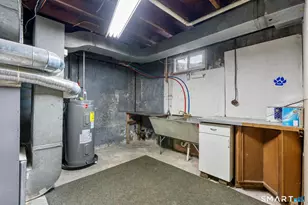 10 Pine Ct, Bristol, CT 06010 - Photo 33