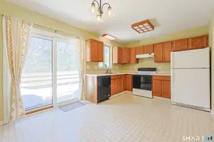 93 Pleasant View Dr, Killingly, CT 06241 - Photo 15