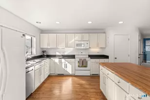 40 Tory Hill Ln, Norwalk, CT 06853 - Photo 5