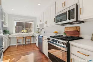 639 Onondaga Ln, Stratford, CT 06614 - Photo 7