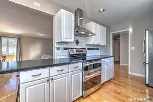 690 Forest Rd, West Haven, CT 06516 - Photo 15