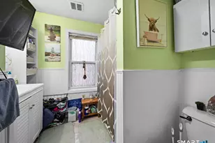 182 Broad St, Norwich, CT 06360 - Photo 11