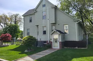 110 Darby St, Bloomfield, CT 06002 - Photo 3