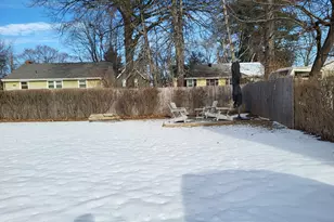 110 Darby St, Bloomfield, CT 06002 - Photo 35