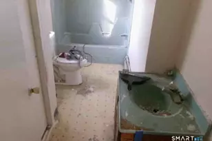 34 Woodbridge Ave, East Hartford, CT 06108 - Photo 5