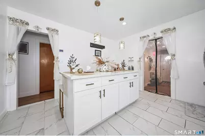 17 Rosedale Avenue, Waterbury, CT 06705 - Photo 5