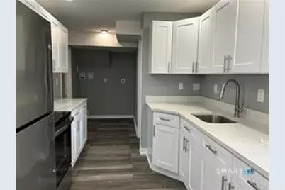 22 Hawthorne Street, Norwich, CT 06360 - Photo 5