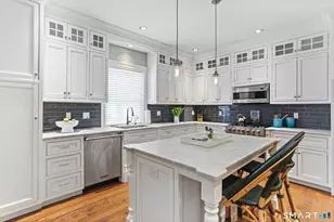 127 Spruce St, Fairfield, CT 06890 - Photo 9