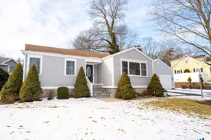 15 Ridgebrook Dr, Bridgeport, CT 06606 - Photo 5