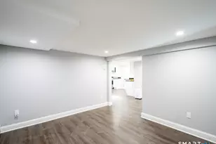 15 Ridgebrook Dr, Bridgeport, CT 06606 - Photo 23