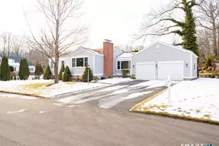 15 Ridgebrook Dr, Bridgeport, CT 06606 - Photo 3