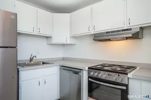 239 Old Farms Rd, Avon, CT 06001 - Photo 7