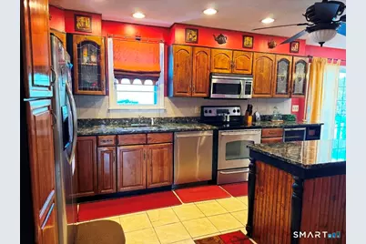 21 Blue Trail Drive, Waterbury, CT 06705 - Photo 7