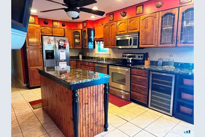 21 Blue Trail Drive, Waterbury, CT 06705 - Photo 3