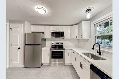 85 Cold Spring Circle, Naugatuck, CT 06770 - Photo 3