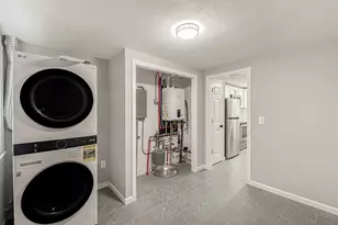 85 Cold Spring Cir, Naugatuck, CT 06770 - Photo 11