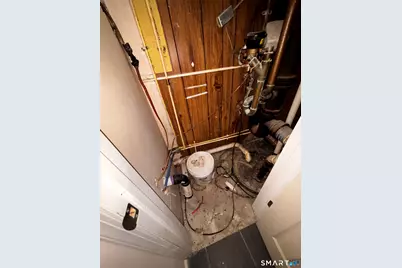 110 Middle Street, Waterbury, CT 06706 - Photo 11