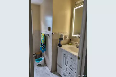 110 Middle Street, Waterbury, CT 06706 - Photo 15