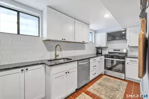 15 Hughes Pl, New Haven, CT 06511 - Photo 21