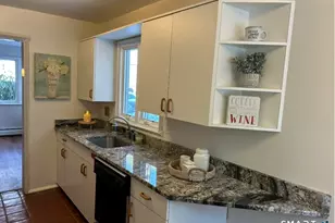 6 Lyle Ct, Farmington, CT 06032 - Photo 9