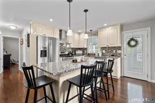 260 Toilsome Pl, Bridgeport, CT 06606 - Photo 9