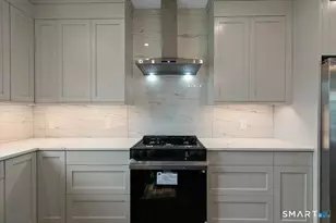 410 Alba Ave, Bridgeport, CT 06606 - Photo 13