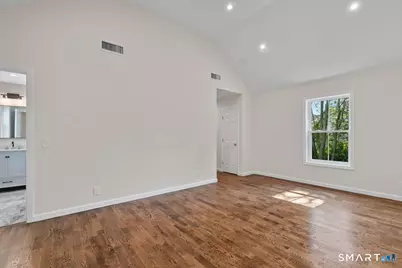 410 Alba Avenue, Bridgeport, CT 06606 - Photo 23