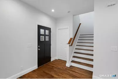 410 Alba Avenue, Bridgeport, CT 06606 - Photo 9