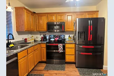 162 Thistle Pond Drive #162, Bloomfield, CT 06002 - Photo 9