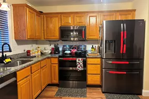 162 Thistle Pond Dr, Bloomfield, CT 06002 - Photo 9