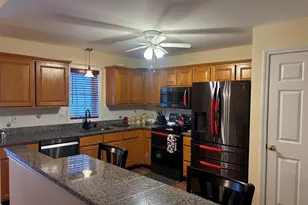 162 Thistle Pond Dr, Bloomfield, CT 06002 - Photo 7