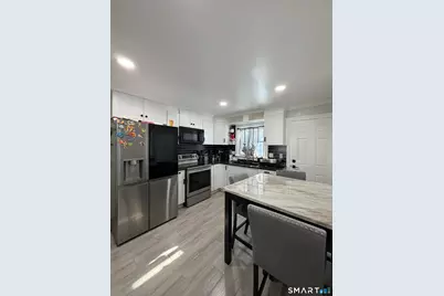 22 Irving Place, Danbury, CT 06810 - Photo 5