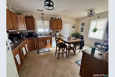 125 Maple Street, Norwich, CT 06360 - Photo 3