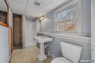 1040 E Lake Rd, Montville, CT 06370 - Photo 23