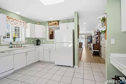 8 Eaton Circle #8, West Hartford, CT 06117 - Photo 5