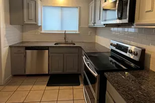 10 Dogwood Ct, Cromwell, CT 06416 - Photo 3