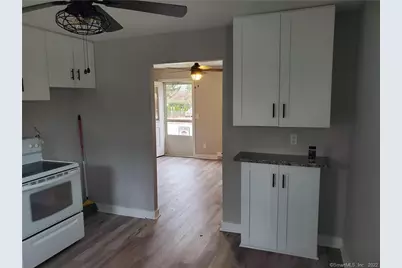 83 Midway Oval, Groton, CT 06340 - Photo 5