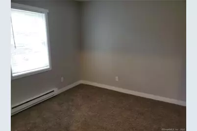 83 Midway Oval, Groton, CT 06340 - Photo 7