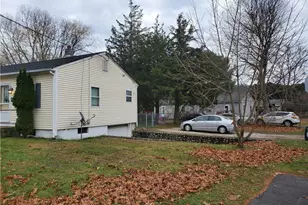 83 Midway Oval, Groton, CT 06340 - Photo 3