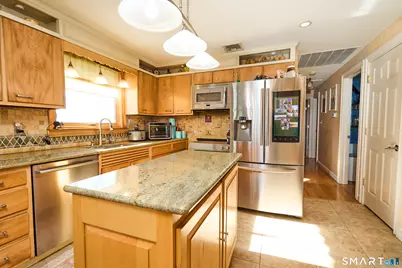 121 Campbell Road, Trumbull, CT 06611 - Photo 15